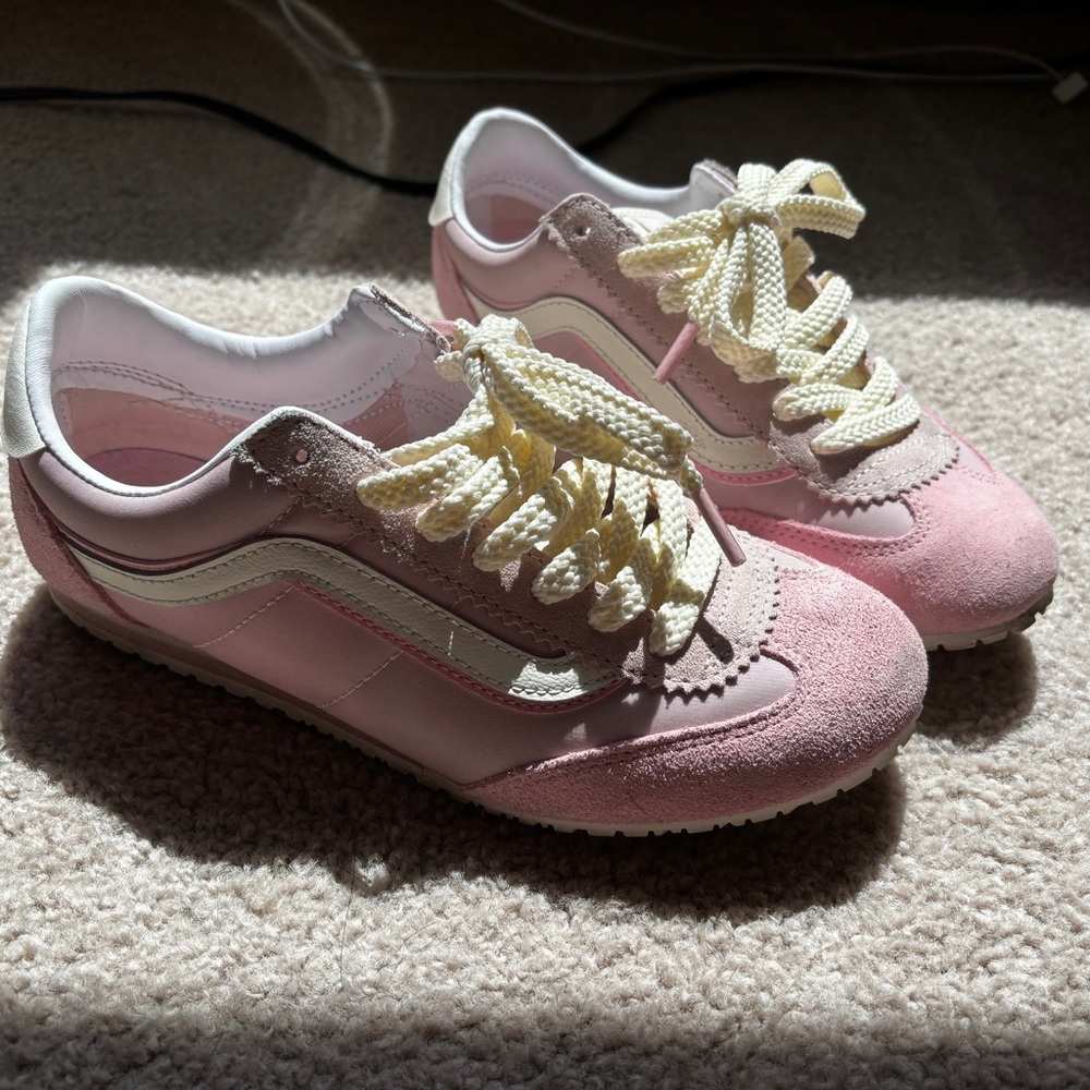 Vans Super Lowpro Pink and Cream Sneakers Retro Design